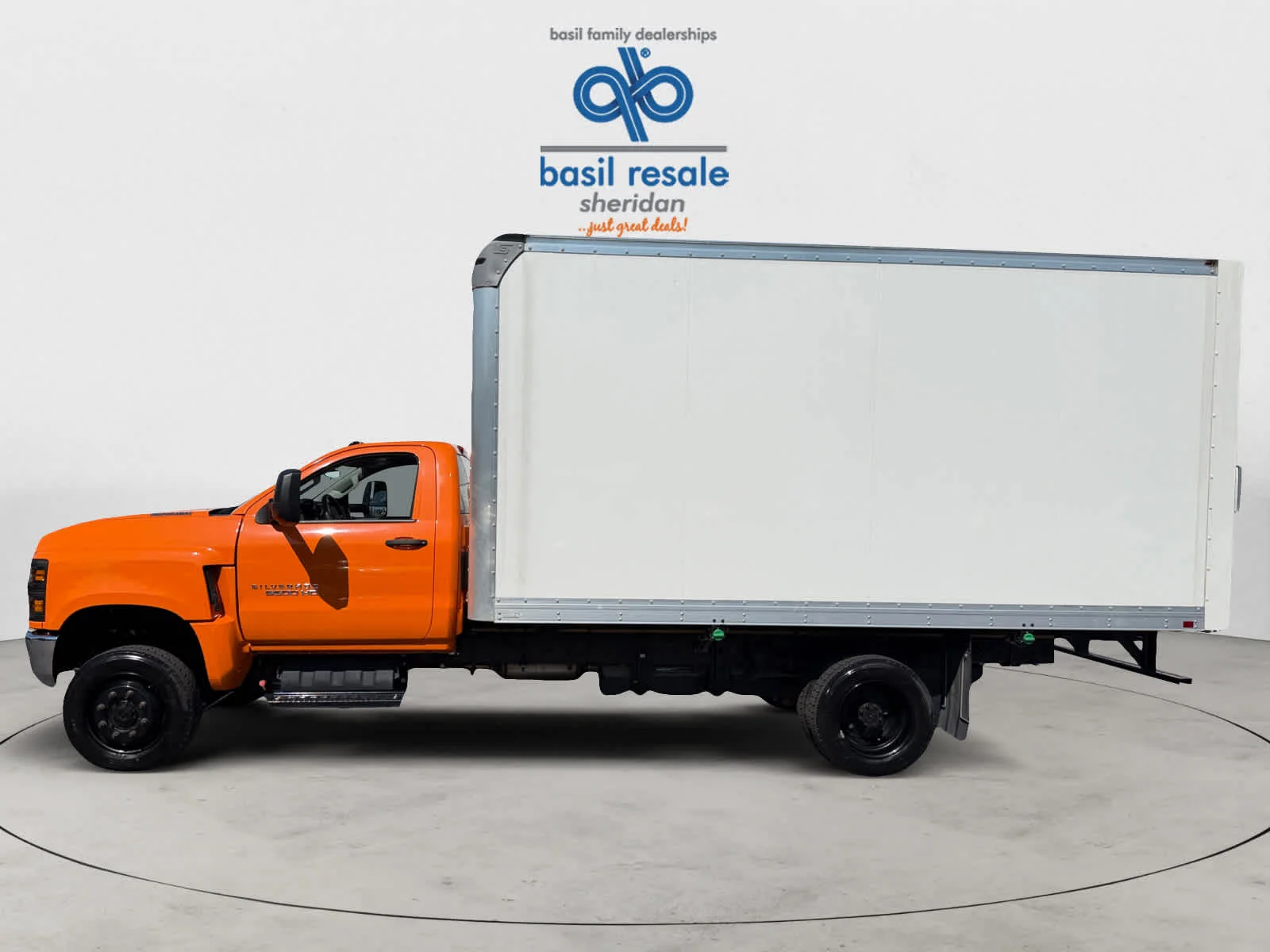 Used 2023 Summit White Chevrolet LT image 3