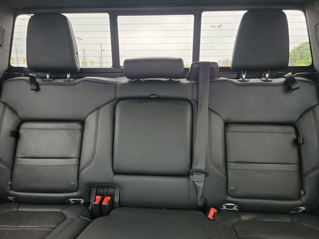 Used 2021 White Frost Tricoat GMC Denali image 31