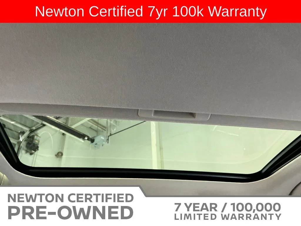 Certified Used 2022 Gun Metallic/Super Black Nissan SR image 9