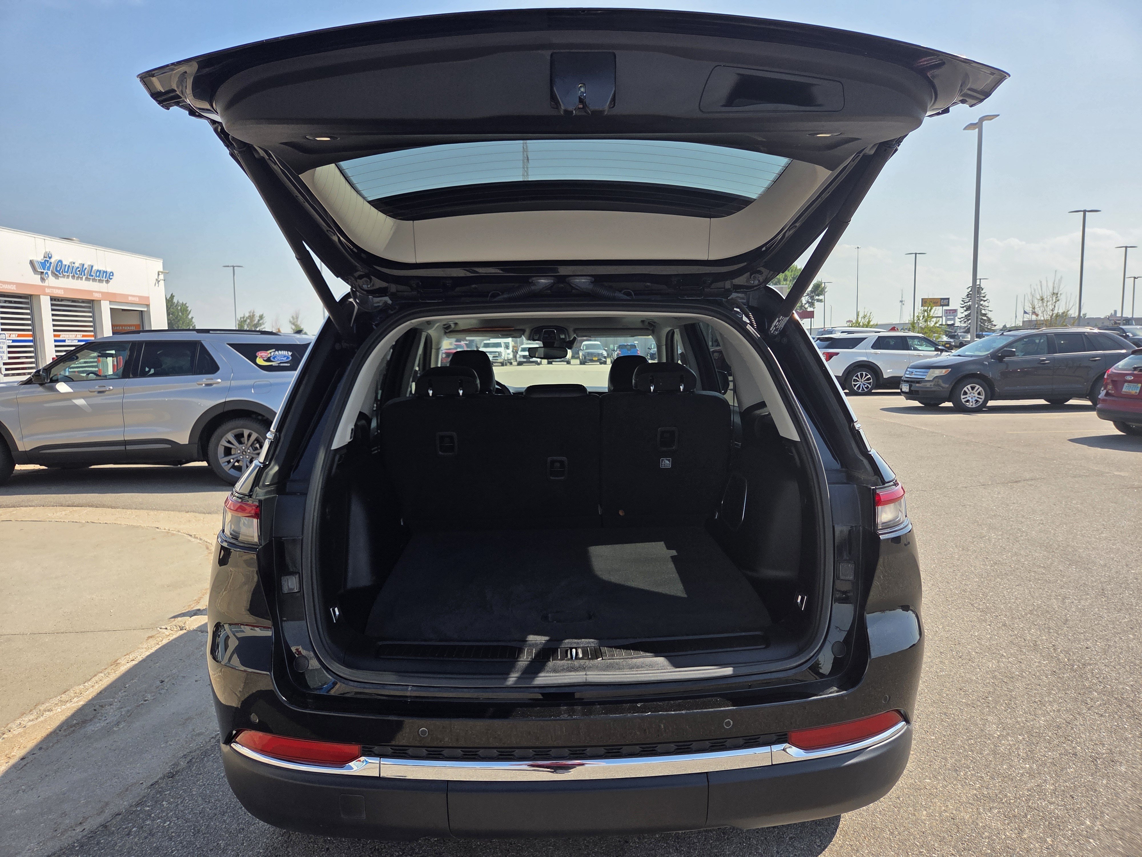 Used 2024 Diamond Black Jeep  image 22