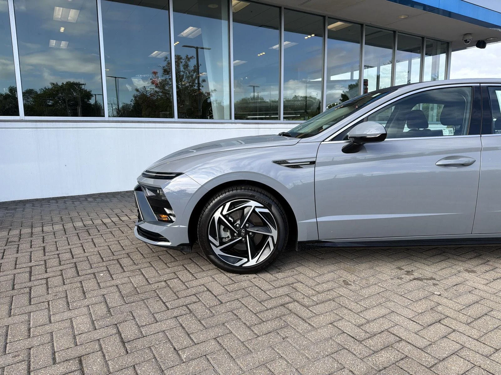 Used 2025 Transmission Blue Hyundai SEL Convenience image 9