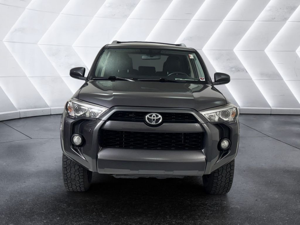 Used 2018 Gray Toyota SR5 image 2