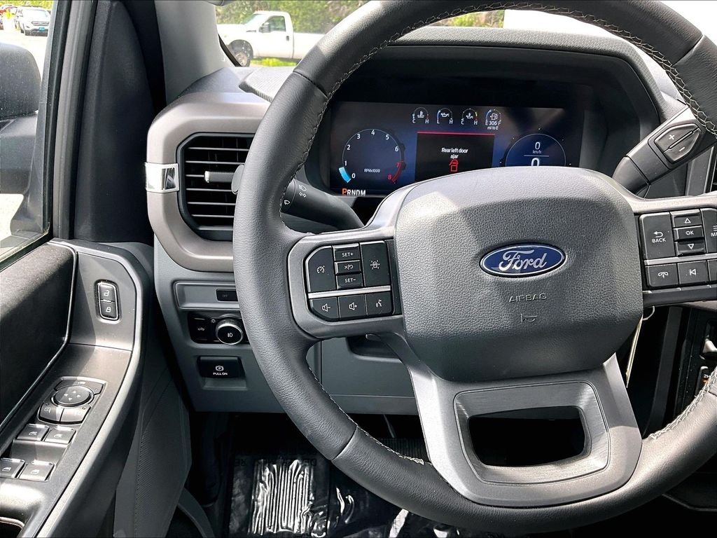 Used 2025 Black Ford XLT image 22