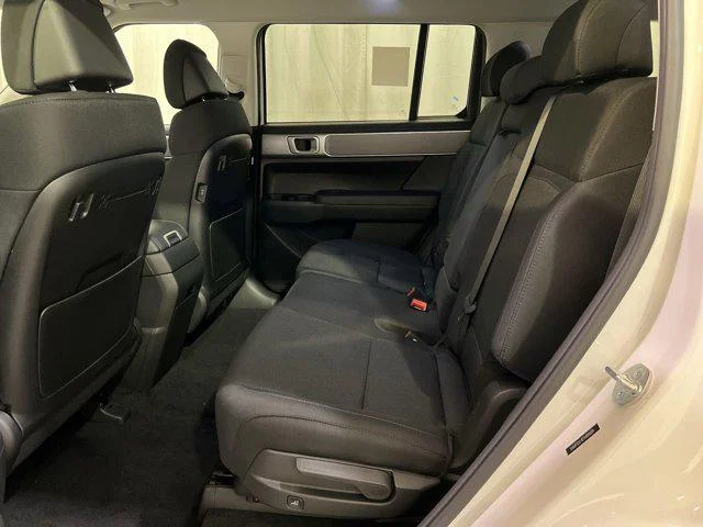2026 Hyundai Santa Fe SE - Photo 18