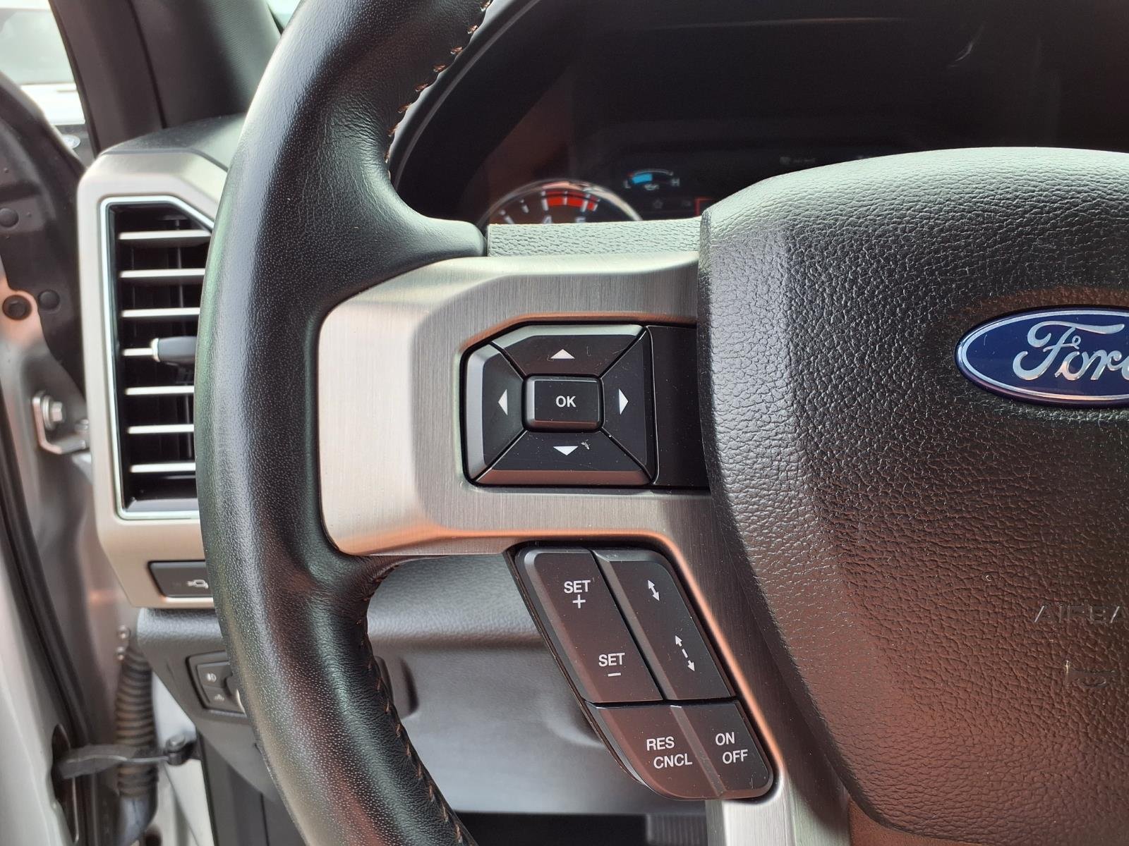 Used 2019  FORD  image 28