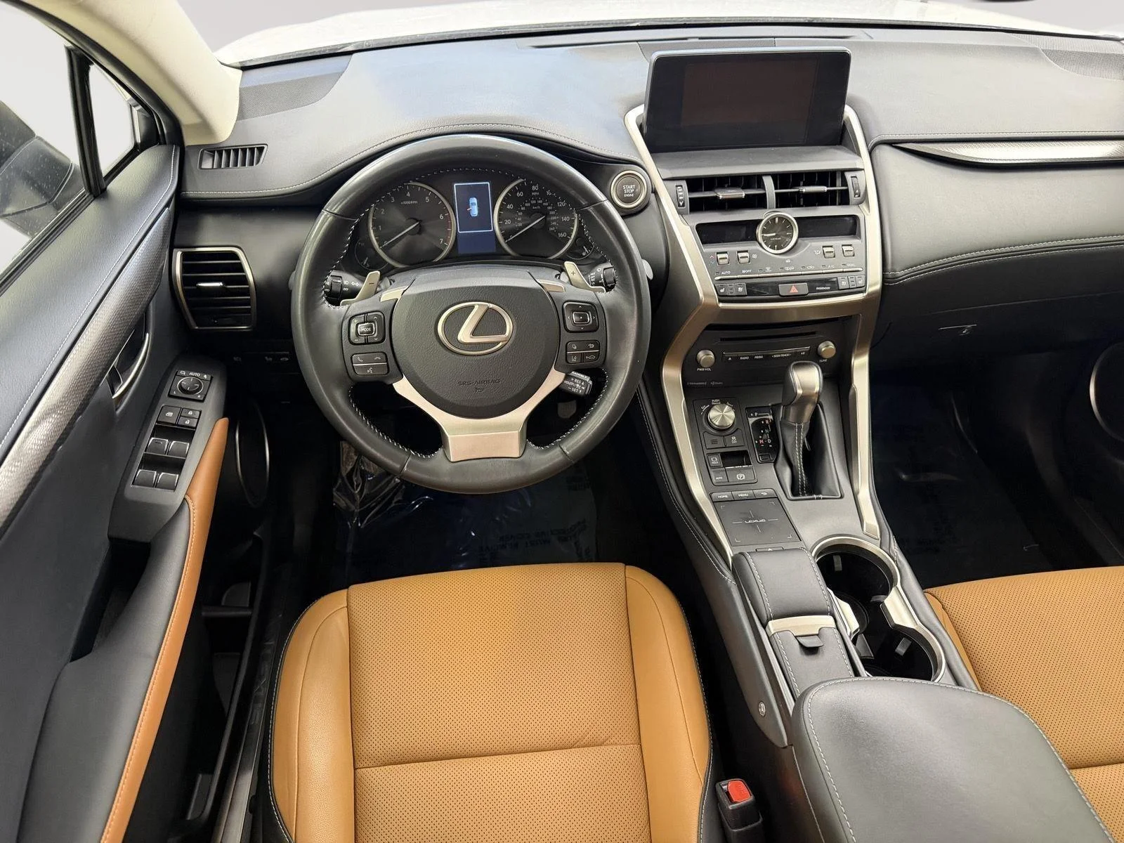 Used 2019 Eminent White Pearl Lexus Base image 25