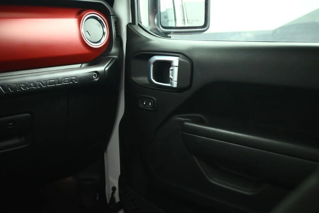 Used 2023 White Jeep Rubicon image 45