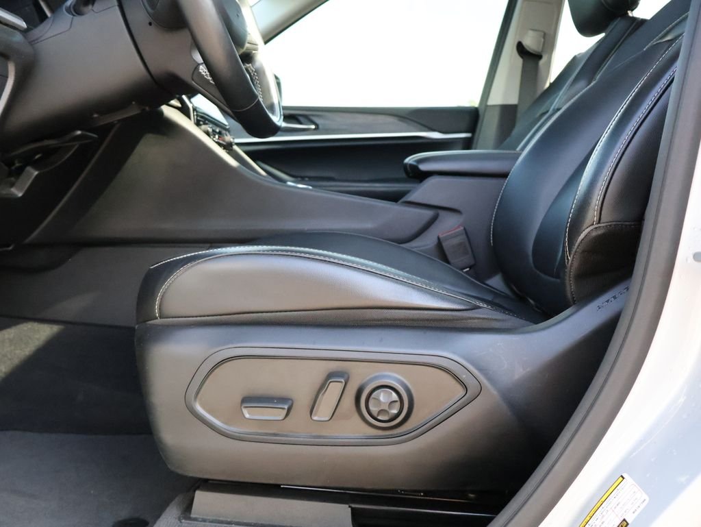 Used 2021 Silver Jeep Limited image 34