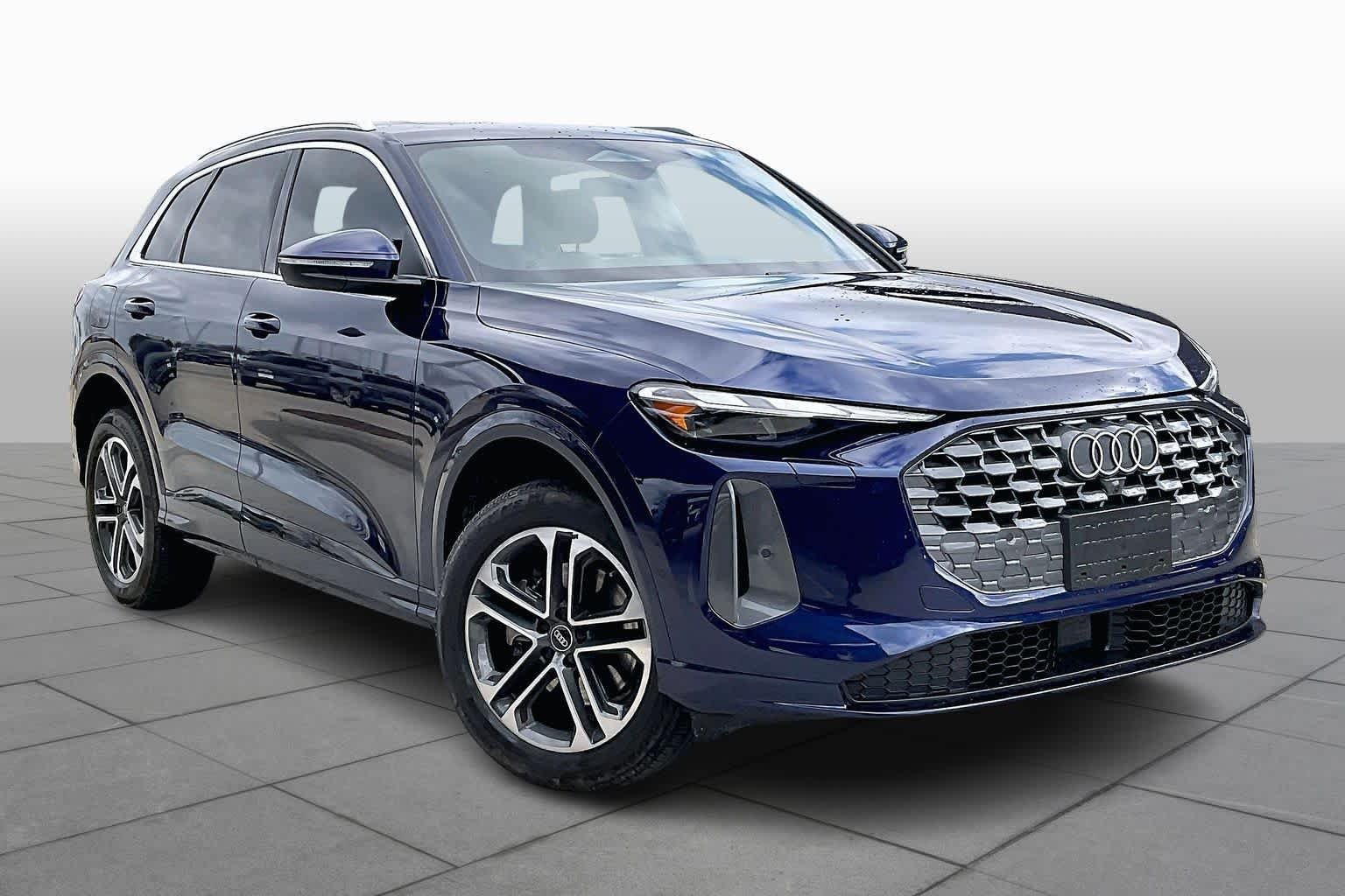Used 2025 Navarra Blue Metallic Audi Premium image 3