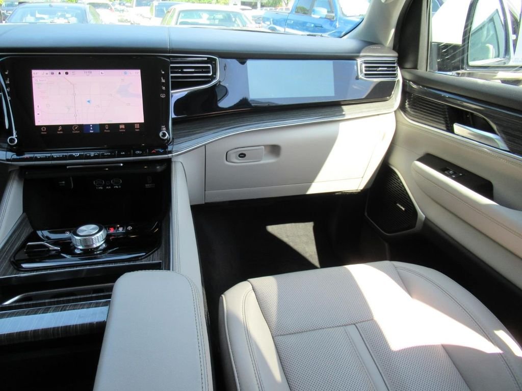 Used 2022 White Jeep Series II image 14