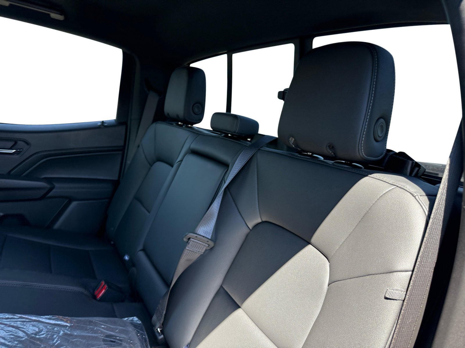 2026 Chevrolet Colorado LT - Photo 16