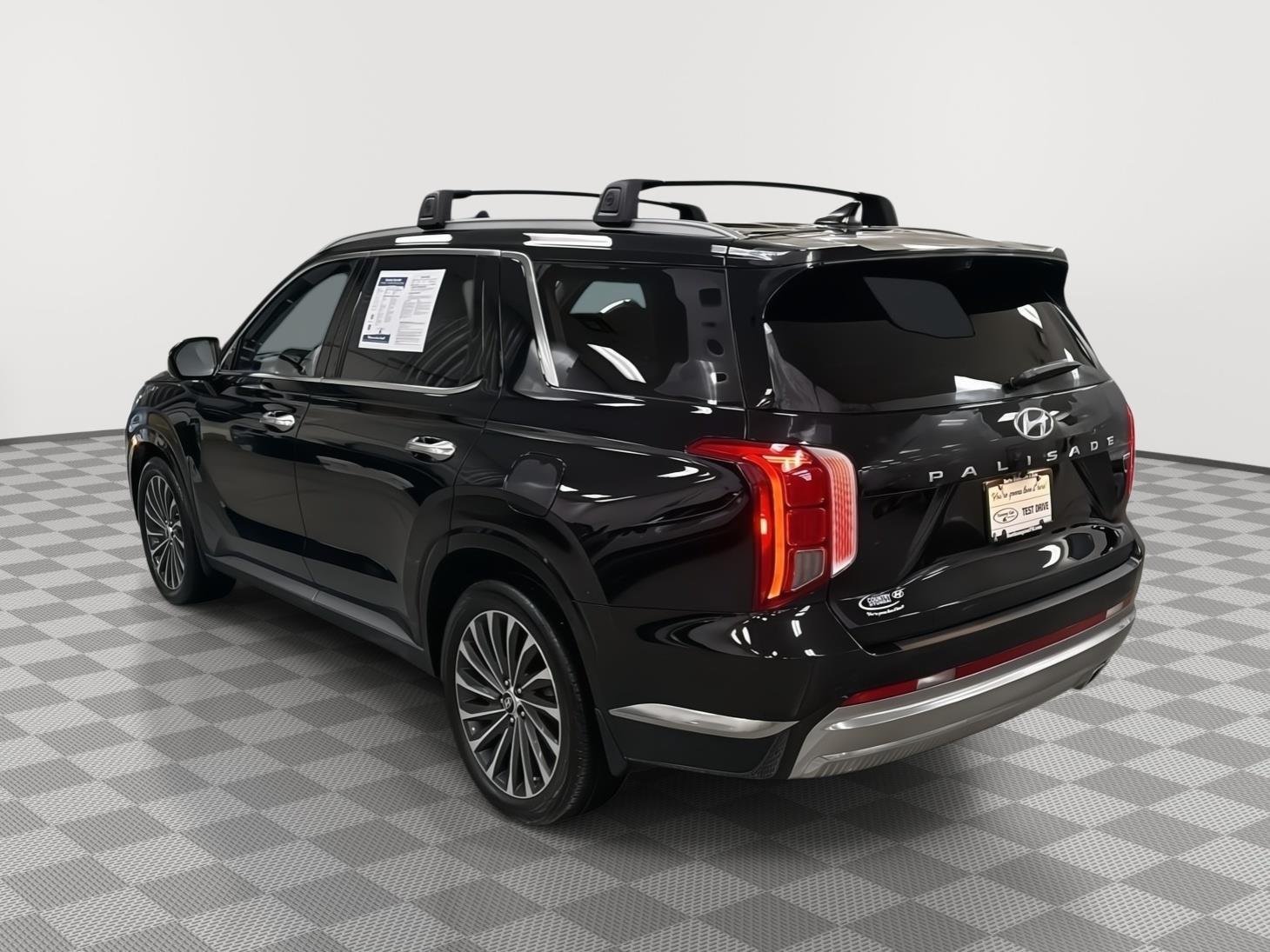 Used 2024 Abyss Black Pearl Hyundai Calligraphy image 7