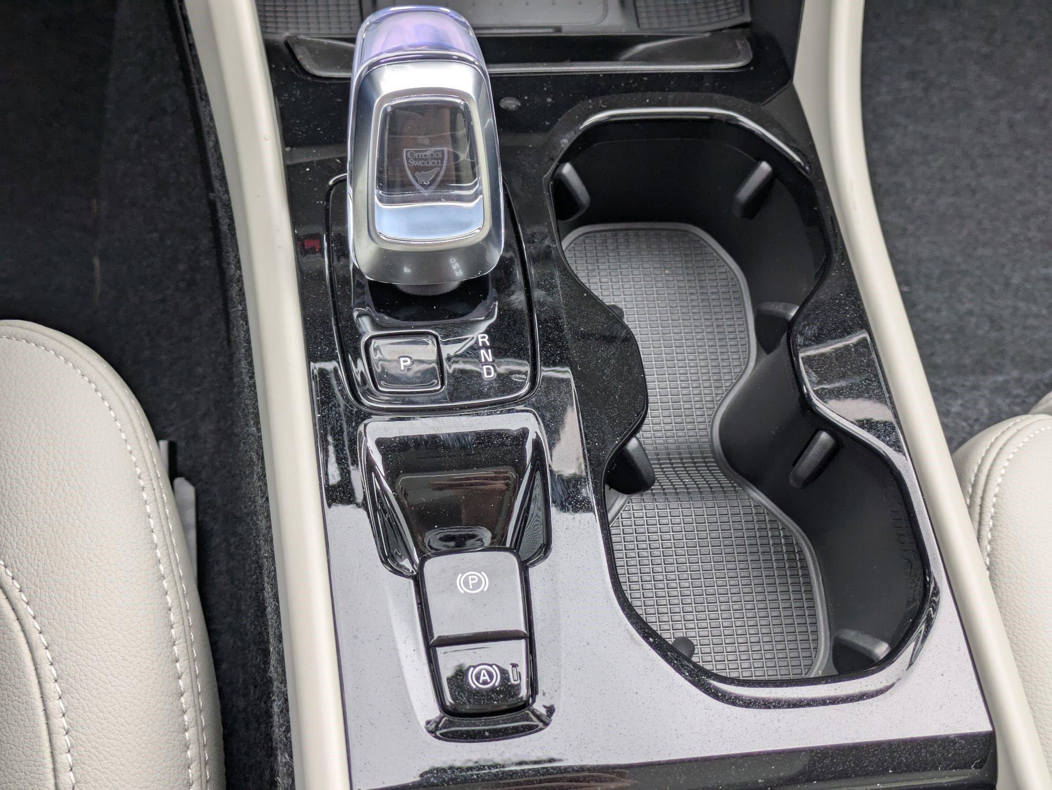 New 2026 Crystal White Volvo Plus image 14