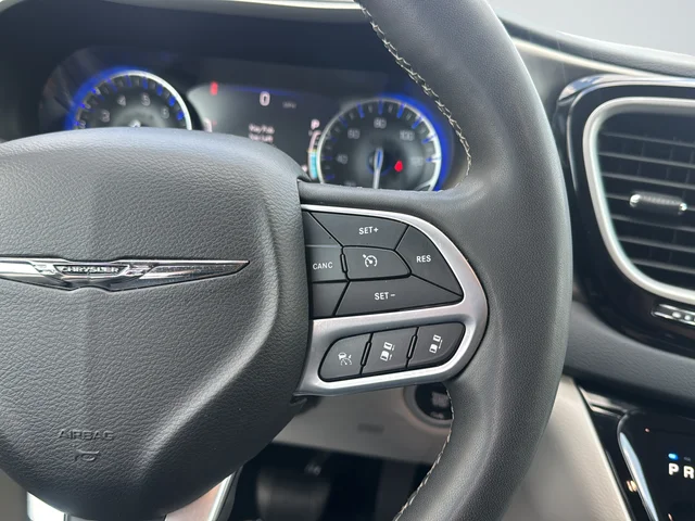 Used 2023 Gray Chrysler Touring L image 17