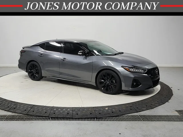2023 Nissan Maxima SR