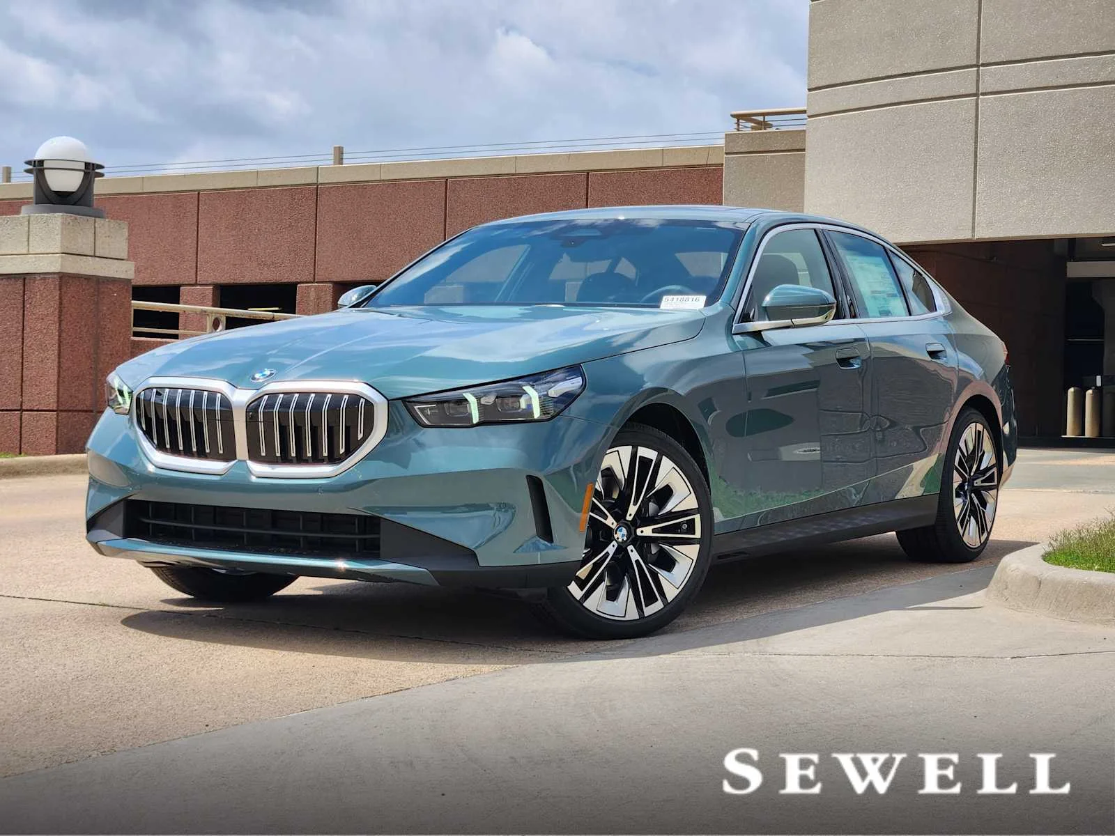 2026 BMW 5 Series 530i xDrive Sedan's photo