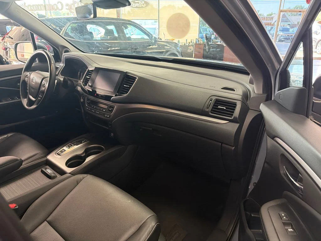 Used 2023  Honda RTL image 6