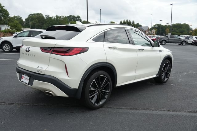 Used 2023 White INFINITI LUXE image 8