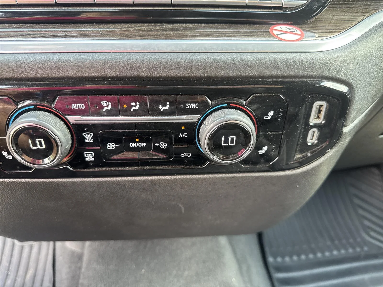 Used 2025 Black Chevrolet LT image 27