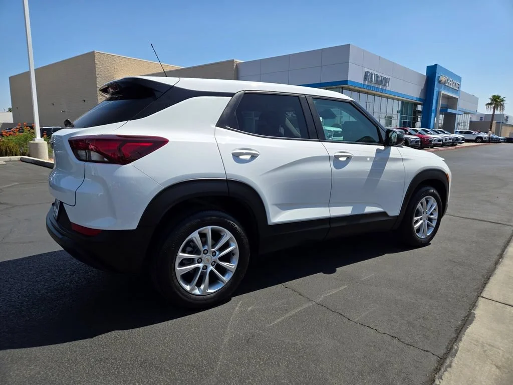 Used 2024 Summit White Chevrolet LS image 6