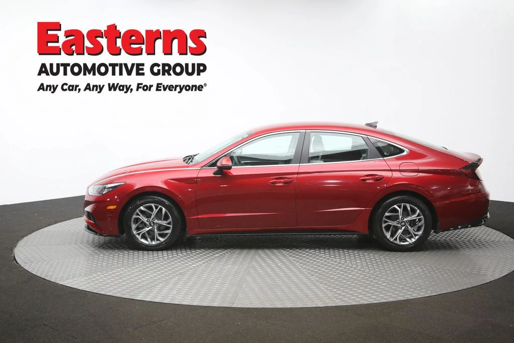 Used 2023 Red Hyundai SEL image 59