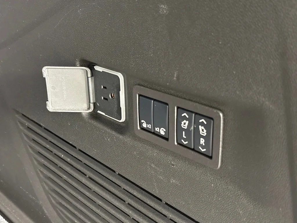 Used 2025 Gray Chevrolet Premier image 28