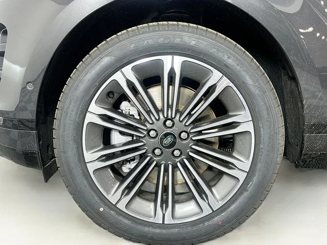 Used 2026  Land Rover Dynamic image 31