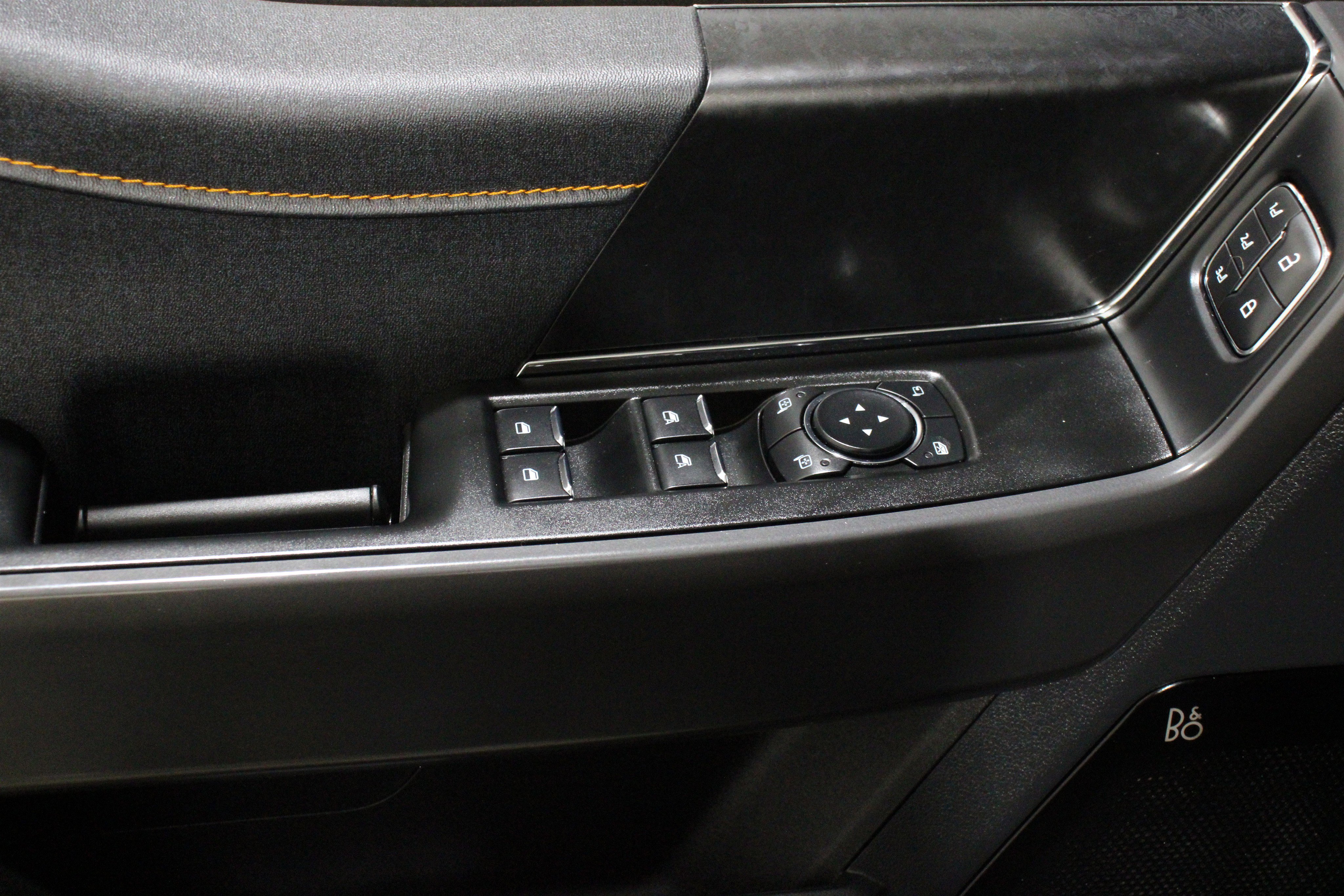 Used 2025 Agate Black Metallic Ford Tremor image 7