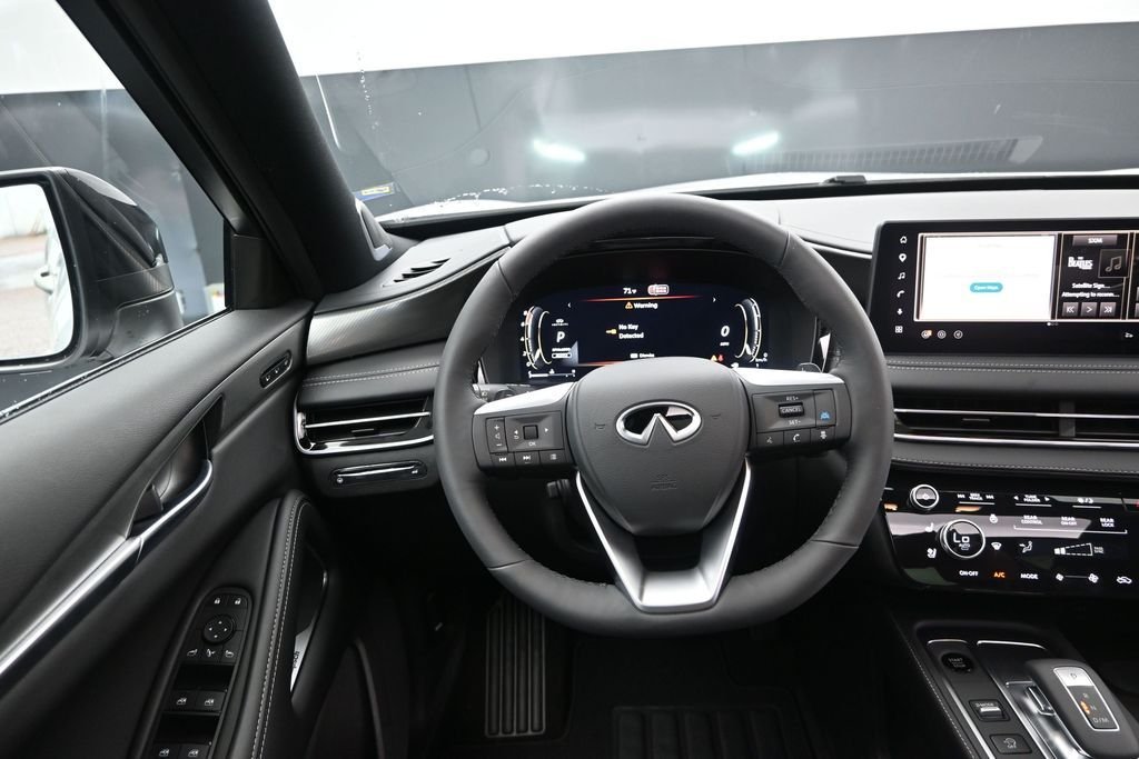 New 2027 2T RAD WHT INFINITI Sport AWD image 31