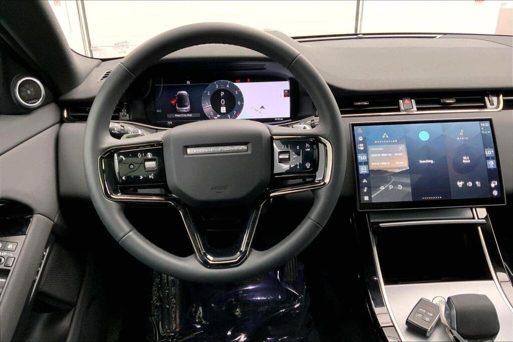New 2025 Santorini Black Land Rover Core S image 6