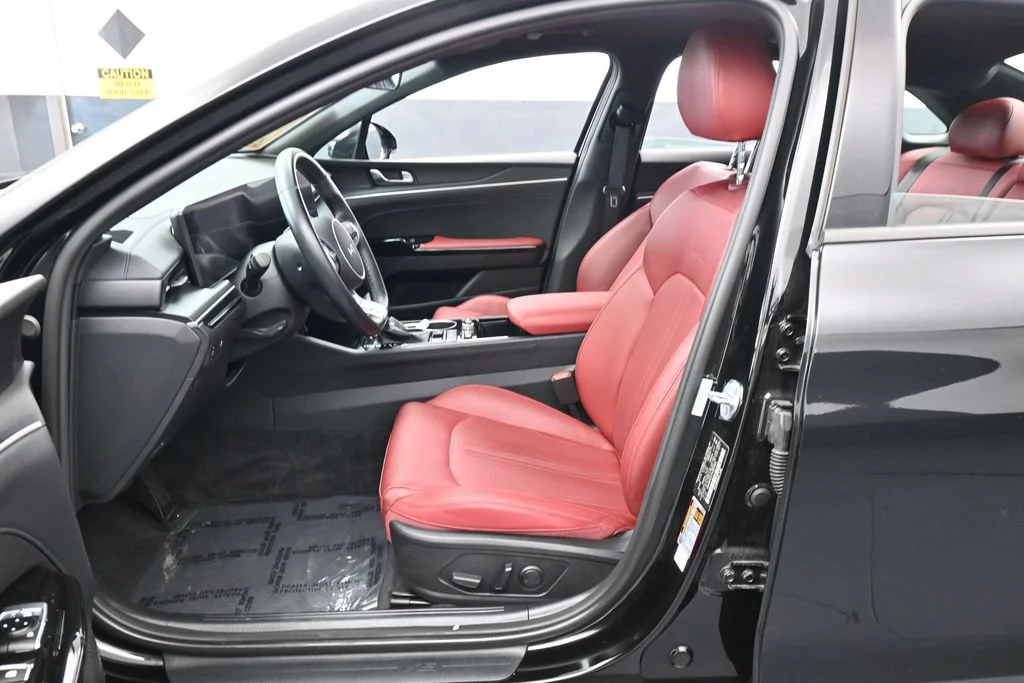 Used 2026 Aurora Black Kia GT-Line image 10