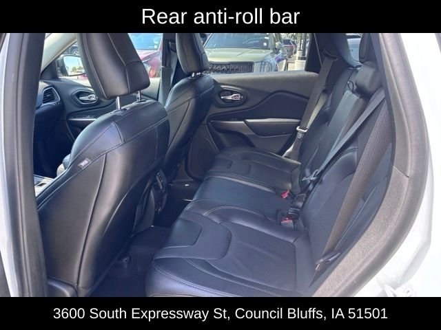 Used 2022 White Jeep Latitude Lux image 32