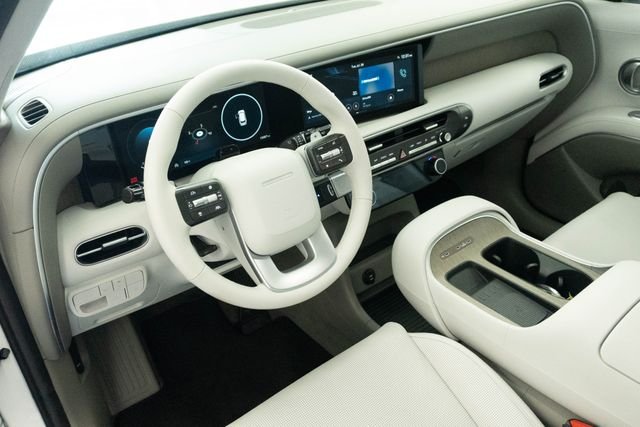 Certified Used 2026 White Hyundai SEL Convenience image 3