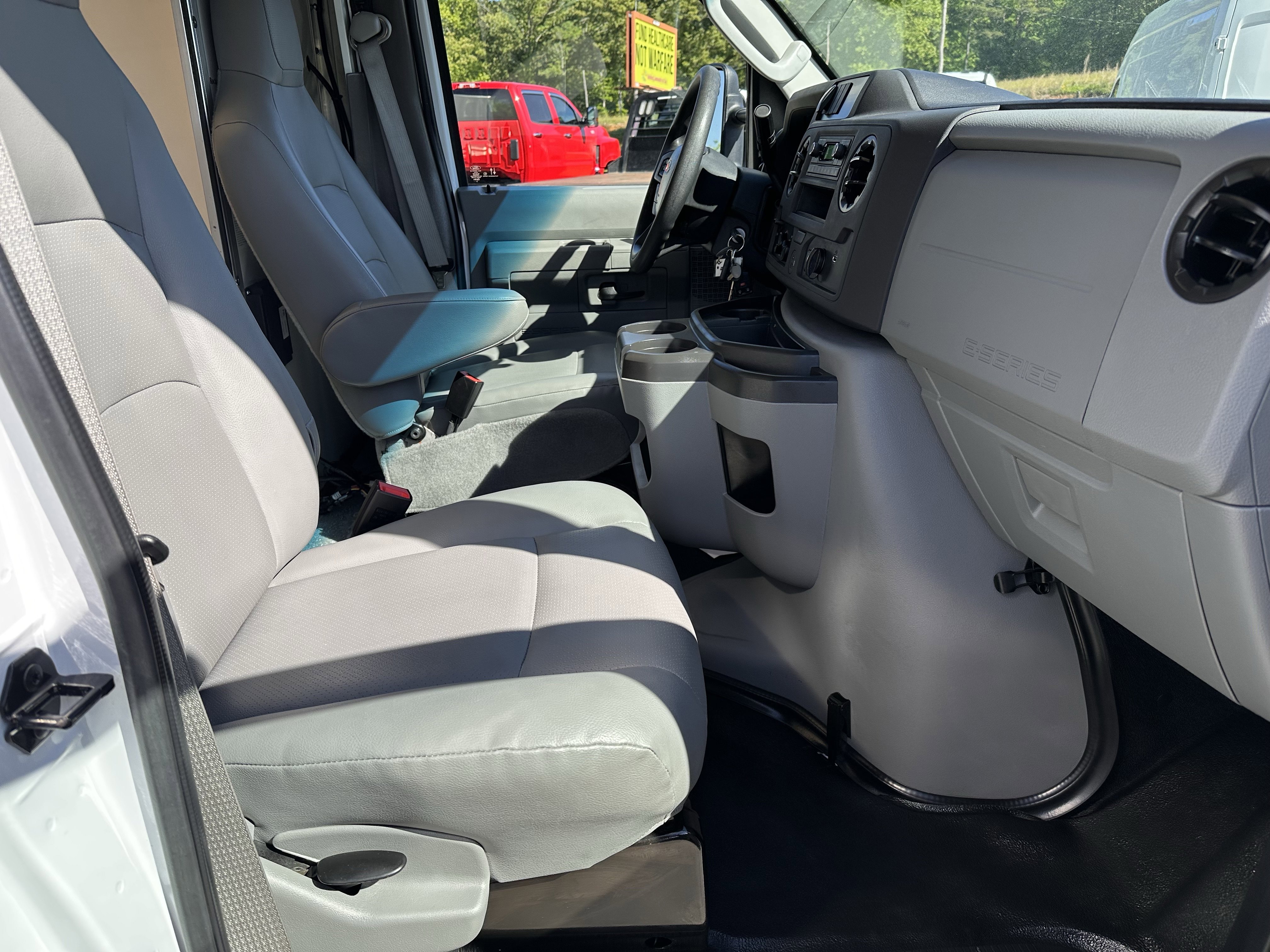 Used 2023 Oxford White Ford  image 10