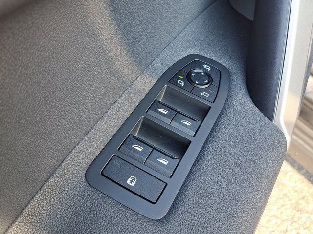 Used 2025 Blue BMW xDrive50 image 23