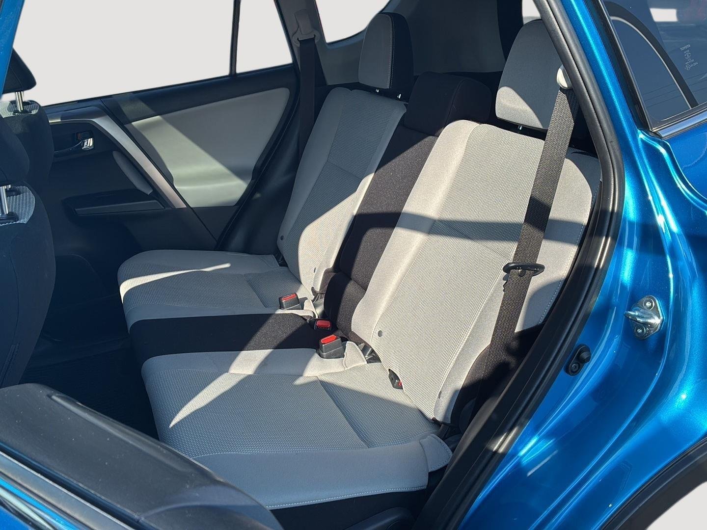 Certified Used 2018 Electric Storm Blue Toyota XLE image 5