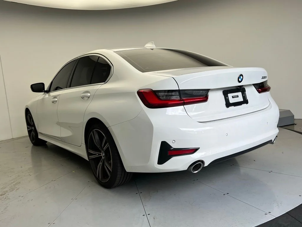 Used 2021 Alpine White BMW 330i image 3