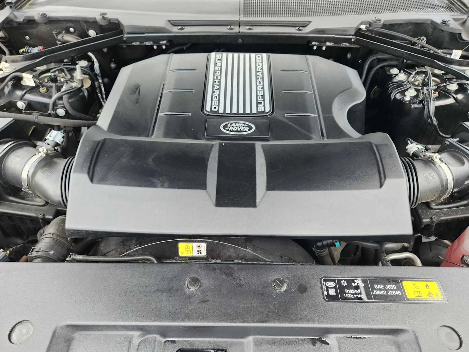 Used 2024 Santorini Black Metallic Land Rover V8 image 32