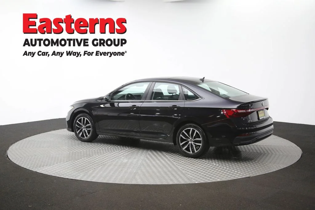 Used 2025 Black Volkswagen 1.5T SE image 63