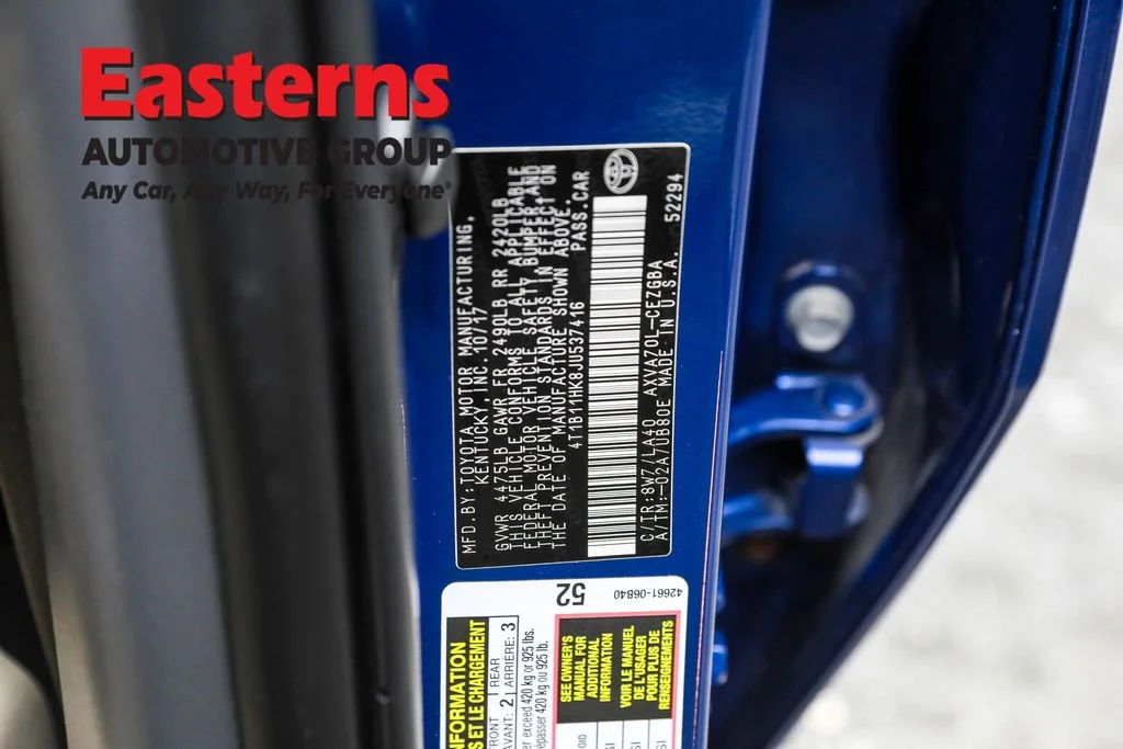 Used 2018 Blue Toyota XLE image 31