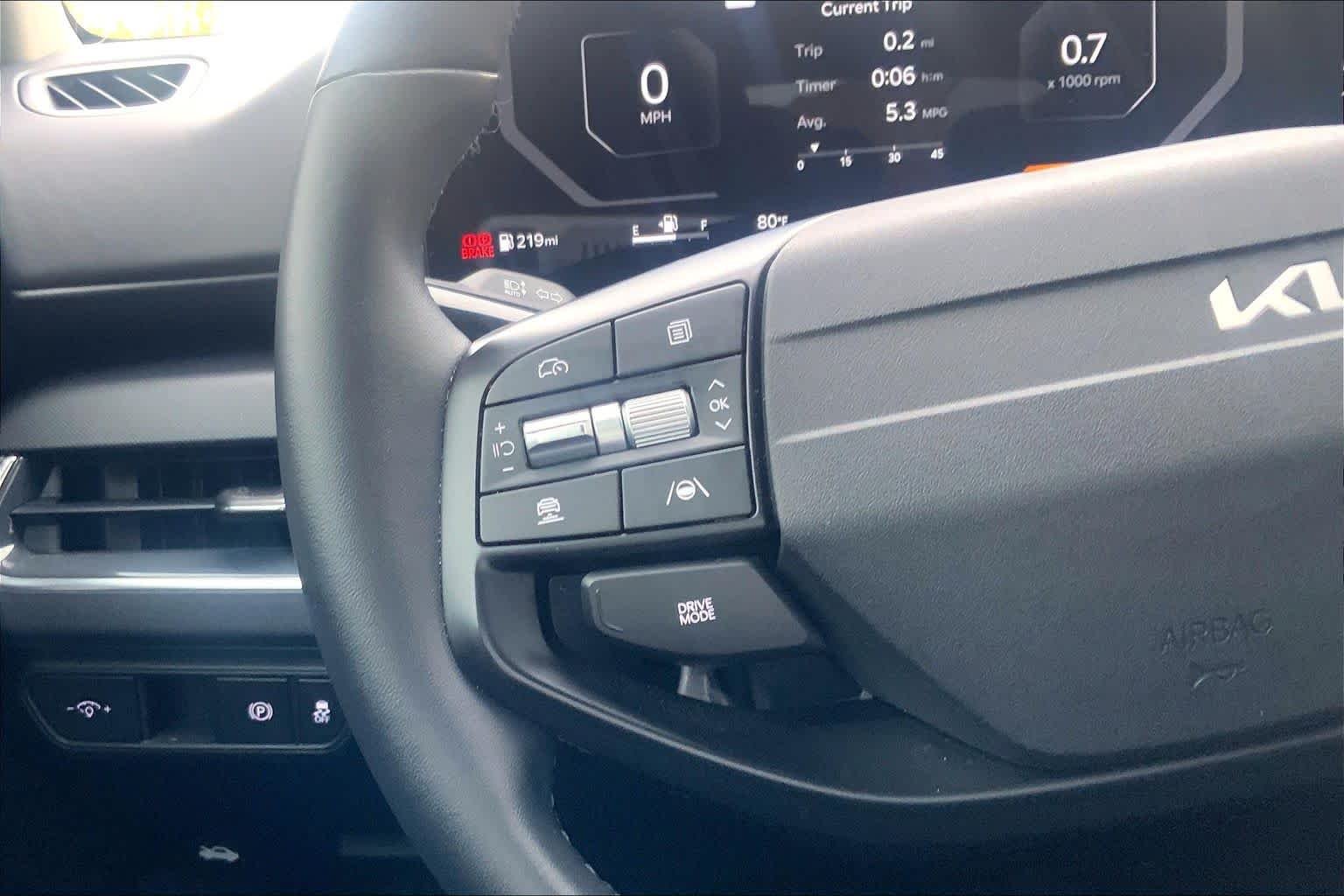 Used 2025 Snow White Pearl Kia EX image 22