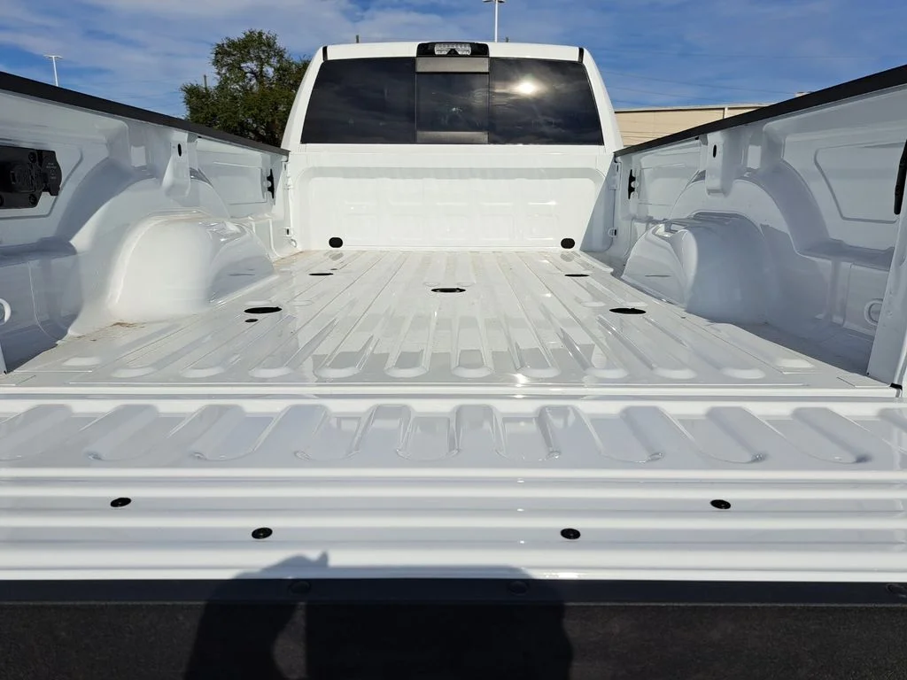 New 2026 Bright White Clear-Coat Exterior Paint RAM Tradesman image 27