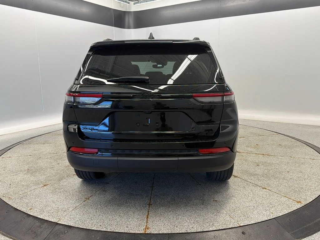 Certified Used 2024 Black Jeep Altitude X image 9