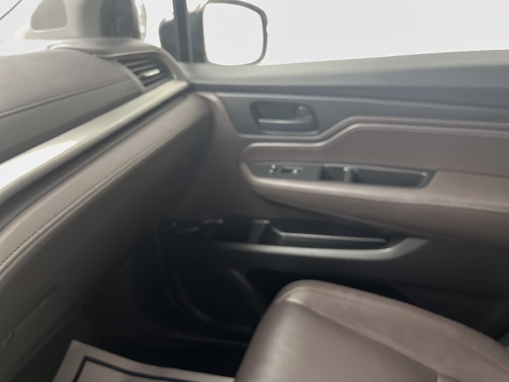 Used 2018 Brown Honda EX-L image 22