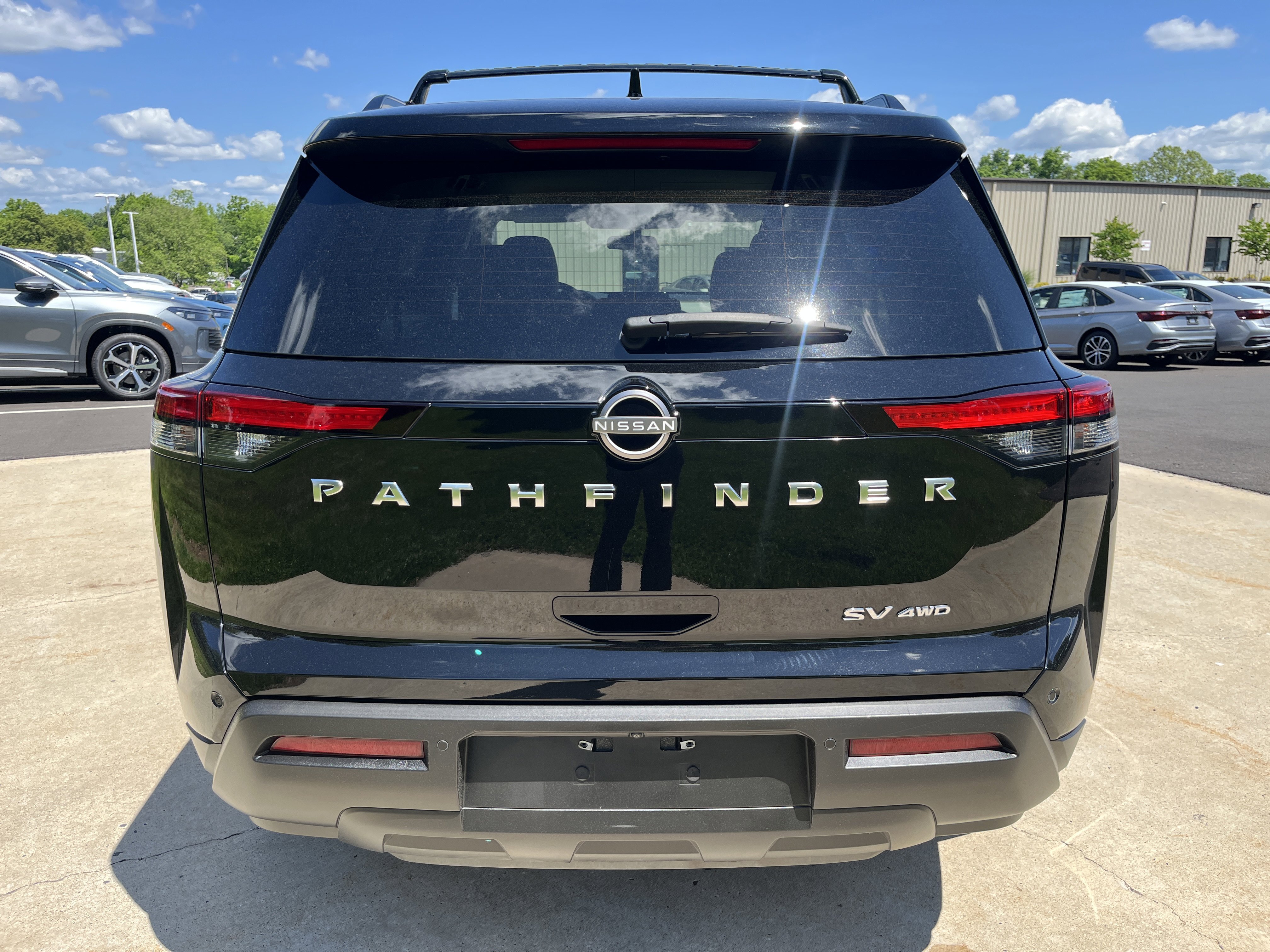 Used 2022 Super Black Nissan SV image 9