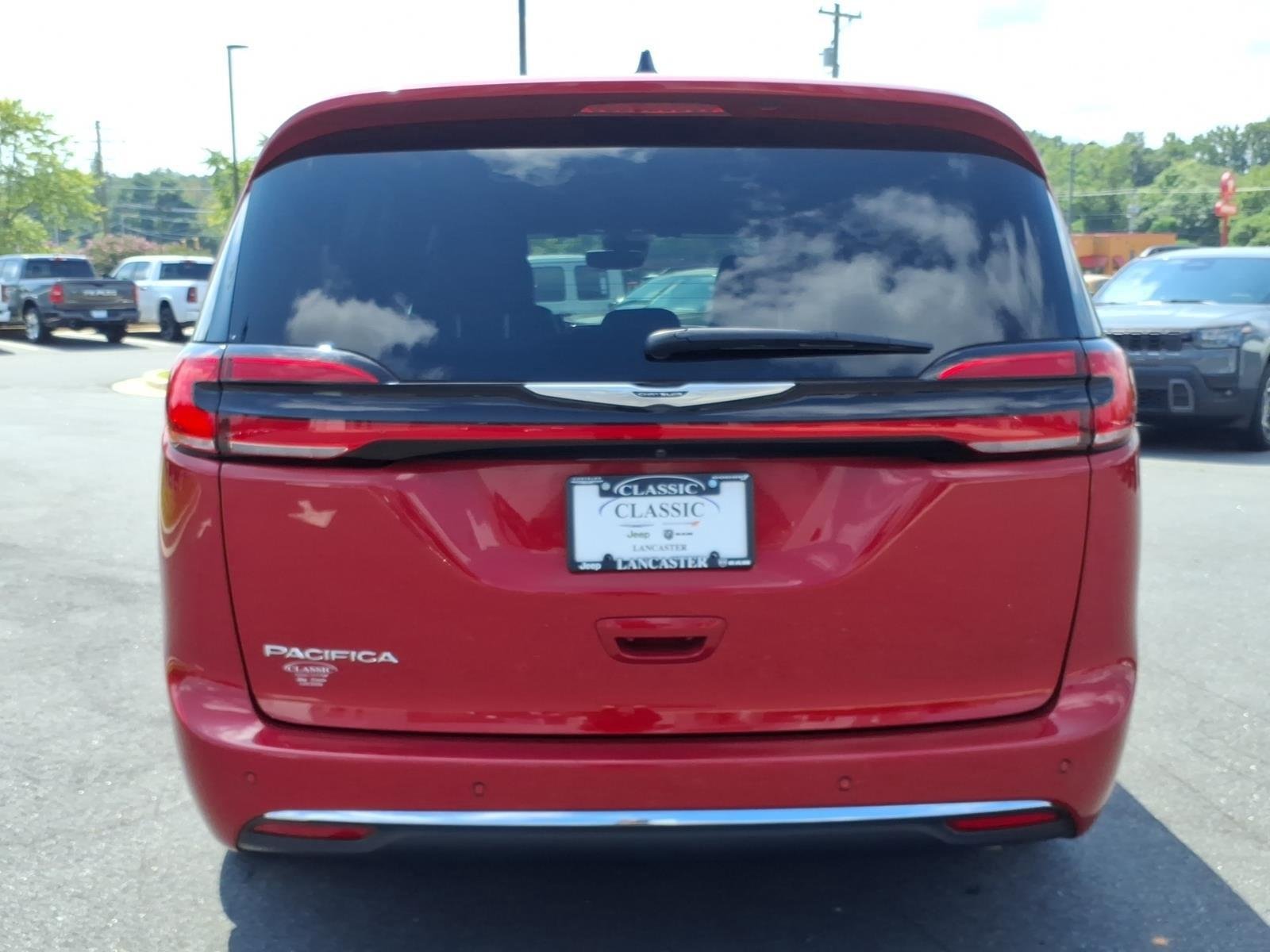 Used 2025 Red Hot Pearlcoat Chrysler Select image 15