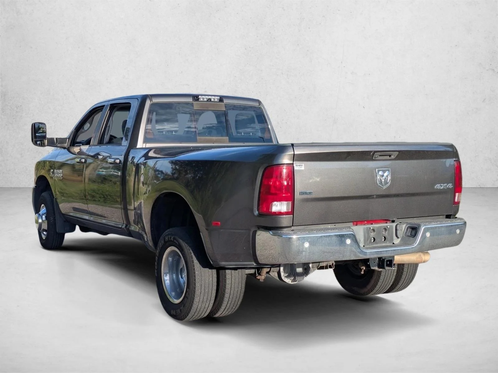 Used 2018 Granite Crystal Metallic Clearcoat Ram SLT image 7