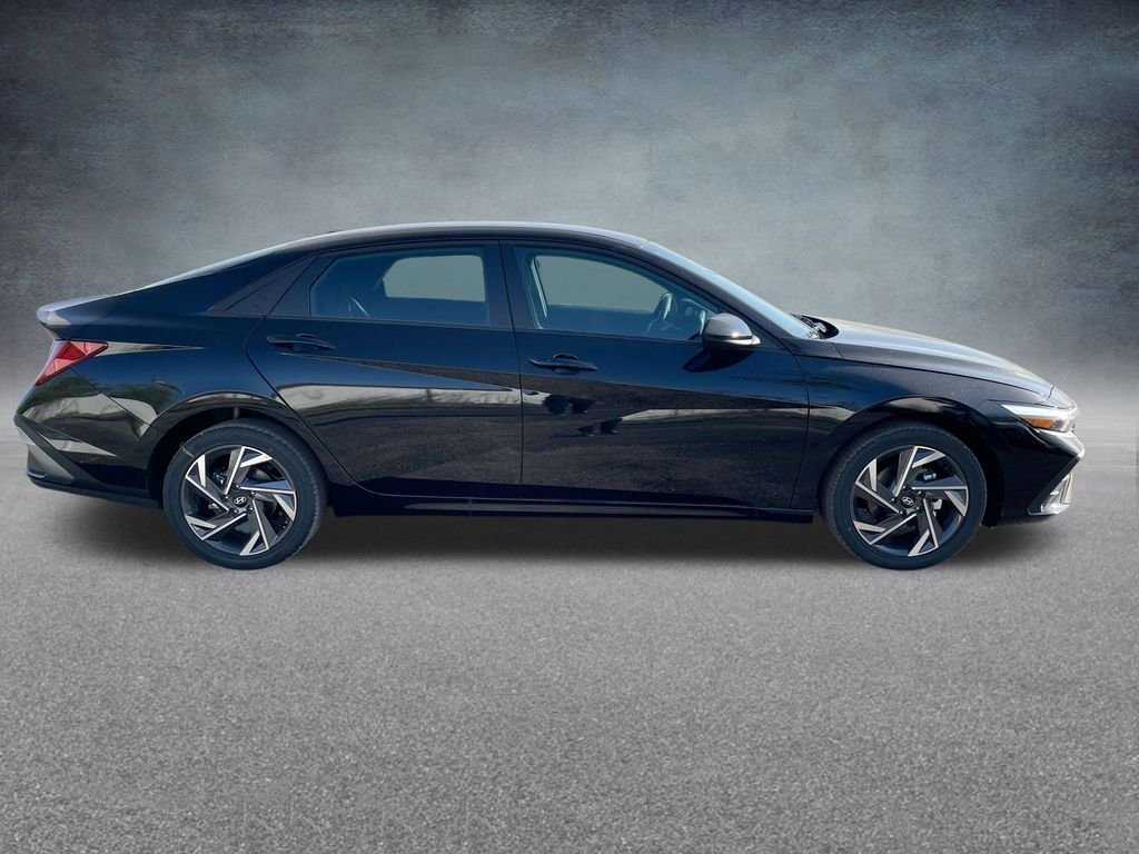 2025 Hyundai Elantra Blue - Photo 33
