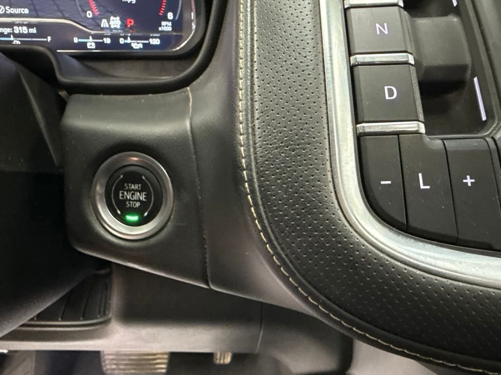 Used 2022 Black GMC SLT image 38