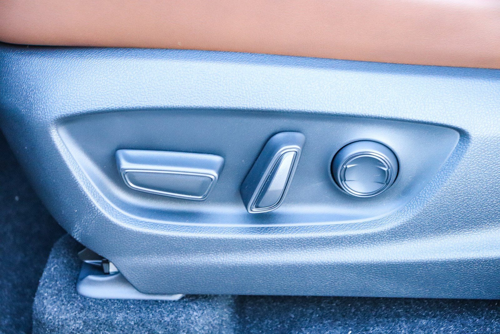 New 2026 Oxygen White <sup>1</sup> Toyota  Limited image 25